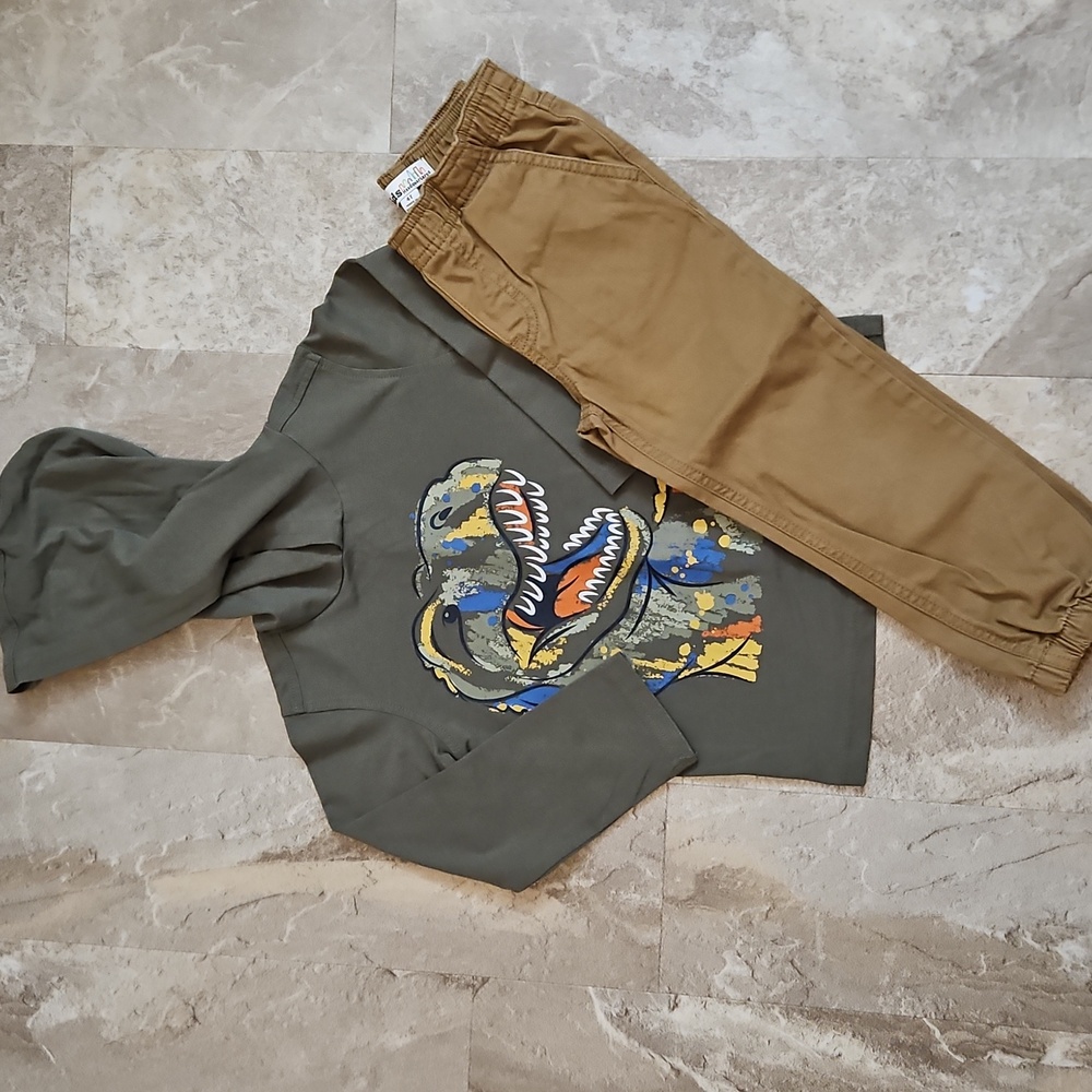 Kids Headquarters 2-piece Outfit. EUC.